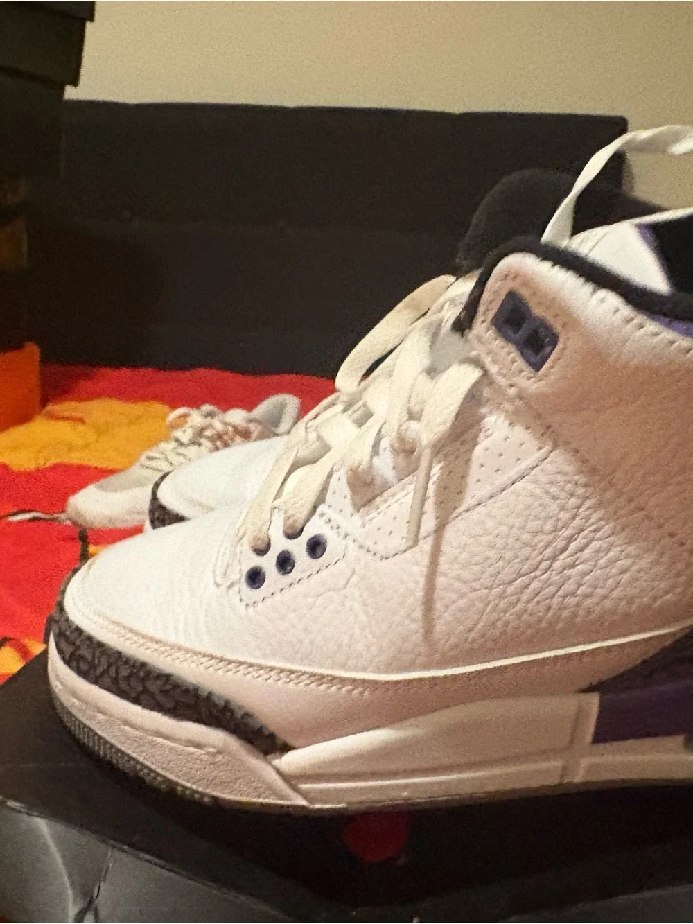 Jordan Men's White and Purple Athletic Basketball Shoes